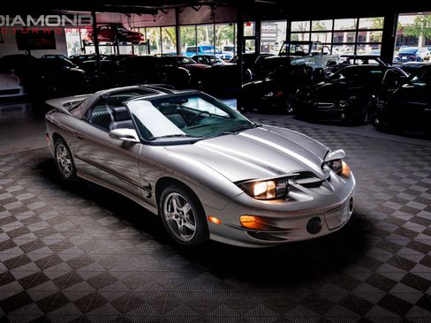 Used 2002 Pontiac Firebird Formula RWD image 3