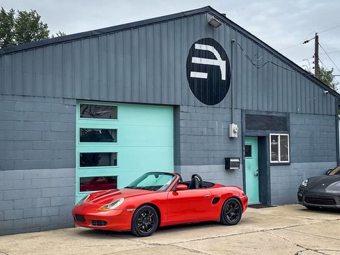 Used 2002 Porsche Boxster RWD image 11