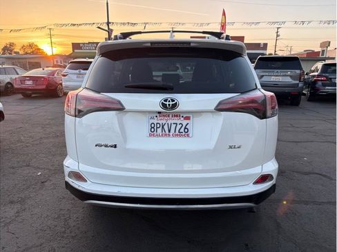 Used 2016 Toyota RAV4 XLE FWD image 11