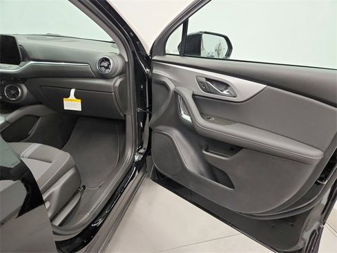 New 2026 Chevrolet Blazer LT w/ Convenience Package image 33