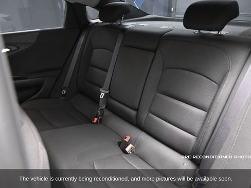 Used 2018 Chevrolet Malibu LT w/ Redline Edition image 8