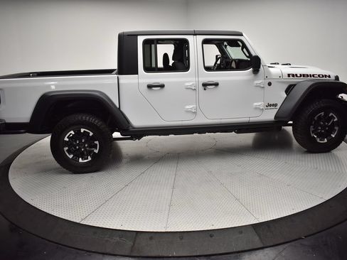 Used 2026 Jeep Gladiator Rubicon AWD/4WD image 4