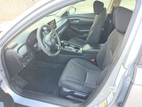 Used 2025 Honda Accord LX image 4
