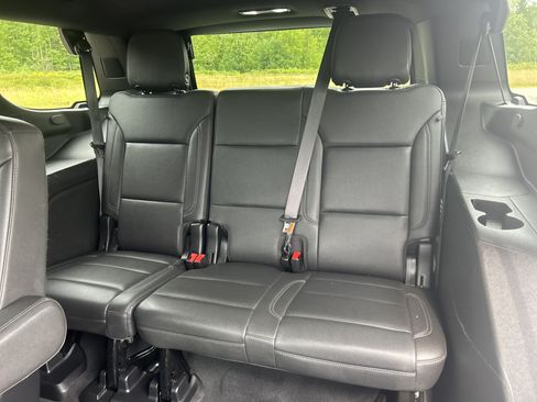 Used 2024 Chevrolet Tahoe Z71 w/ Luxury Package AWD/4WD image 18