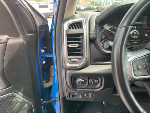 Used 2022 RAM 1500 Laramie AWD/4WD image 14