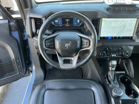 Certified 2025 Ford Bronco Badlands AWD/4WD image 9