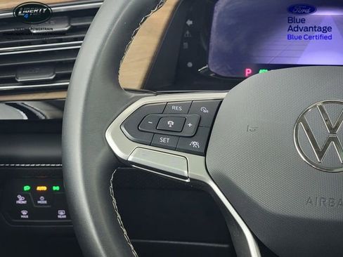 Used 2024 Volkswagen Atlas SE AWD/4WD image 28
