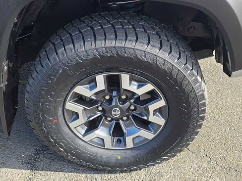 Certified 2023 Toyota Tacoma TRD Off-Road w/ Black Out Package (TMS) image 11