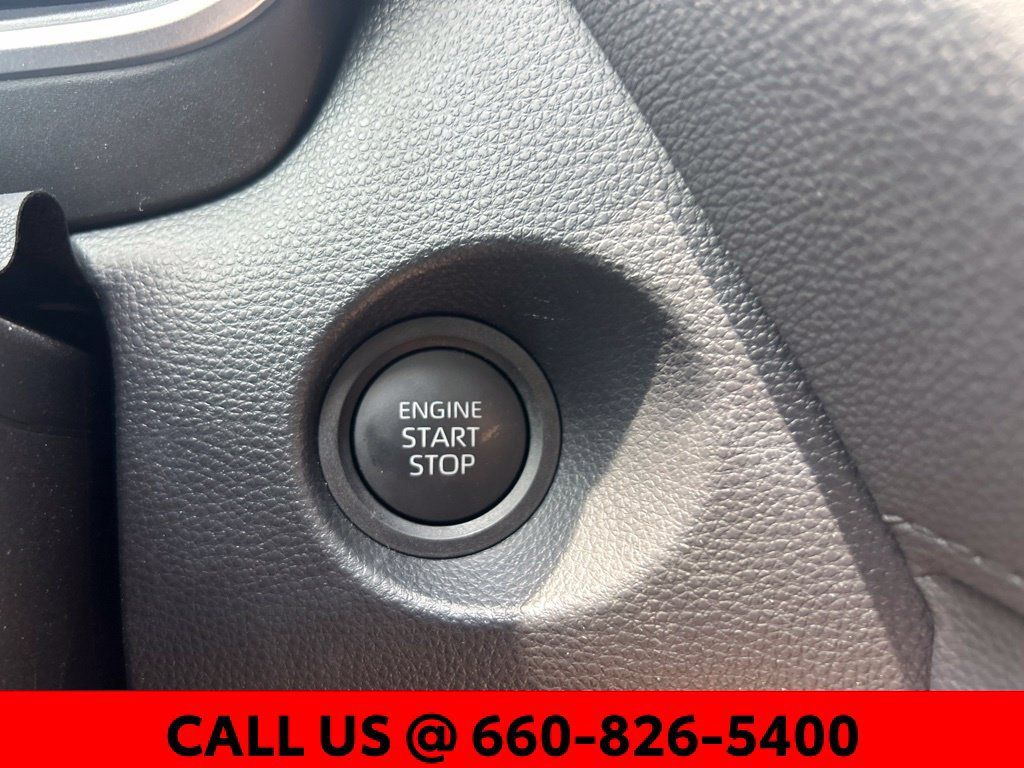 Used 2026 Toyota Corolla Cross XLE FWD image 18