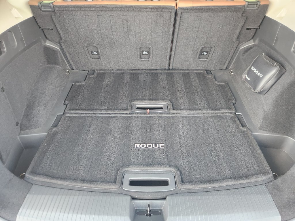 Used 2025 Nissan Rogue Platinum w/ Platinum Premium Package FWD image 23
