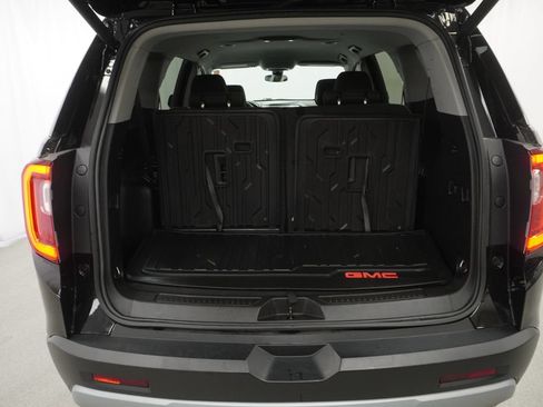 Used 2023 GMC Acadia SLE w/ Driver Convenience Package FWD image 35