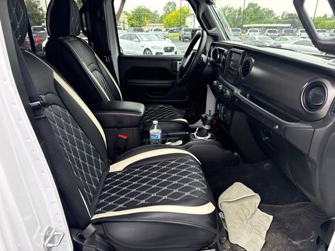 Used 2022 Jeep Wrangler Unlimited Sport AWD/4WD image 16