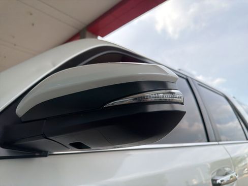 Used 2019 Toyota 4Runner Limited AWD/4WD image 4