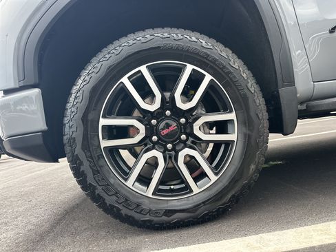 Used 2025 GMC Sierra 1500 AT4 w/ AT4 Premium Package AWD/4WD image 12