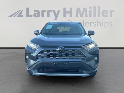 Used 2019 Toyota RAV4 Limited image 8