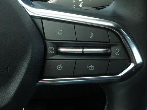 Used 2025 Chevrolet Equinox LT w/ Safety and Technology Package AWD/4WD image 16