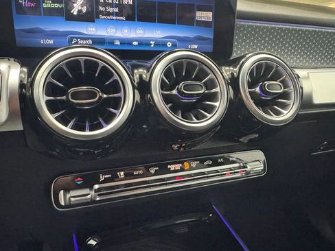 New 2025 Mercedes-Benz GLB 250 image 37