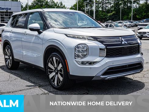 Used 2025 Mitsubishi Outlander SE FWD image 6