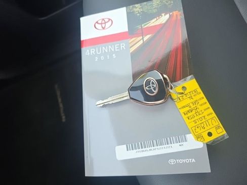 Used 2015 Toyota 4Runner SR5 Premium AWD/4WD image 18