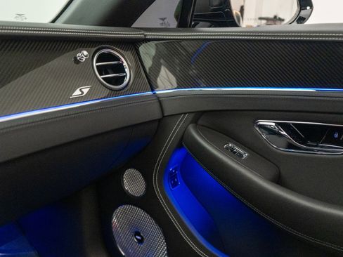 Used 2023 Bentley Continental GT V8 image 33