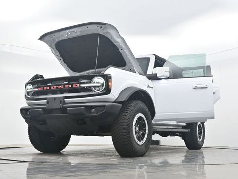 Used 2024 Ford Bronco Outer Banks w/ Sasquatch Package AWD/4WD image 43