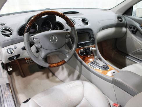 Used 2007 Mercedes-Benz SL 550 image 2
