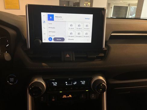 Used 2025 Toyota RAV4 XLE image 17