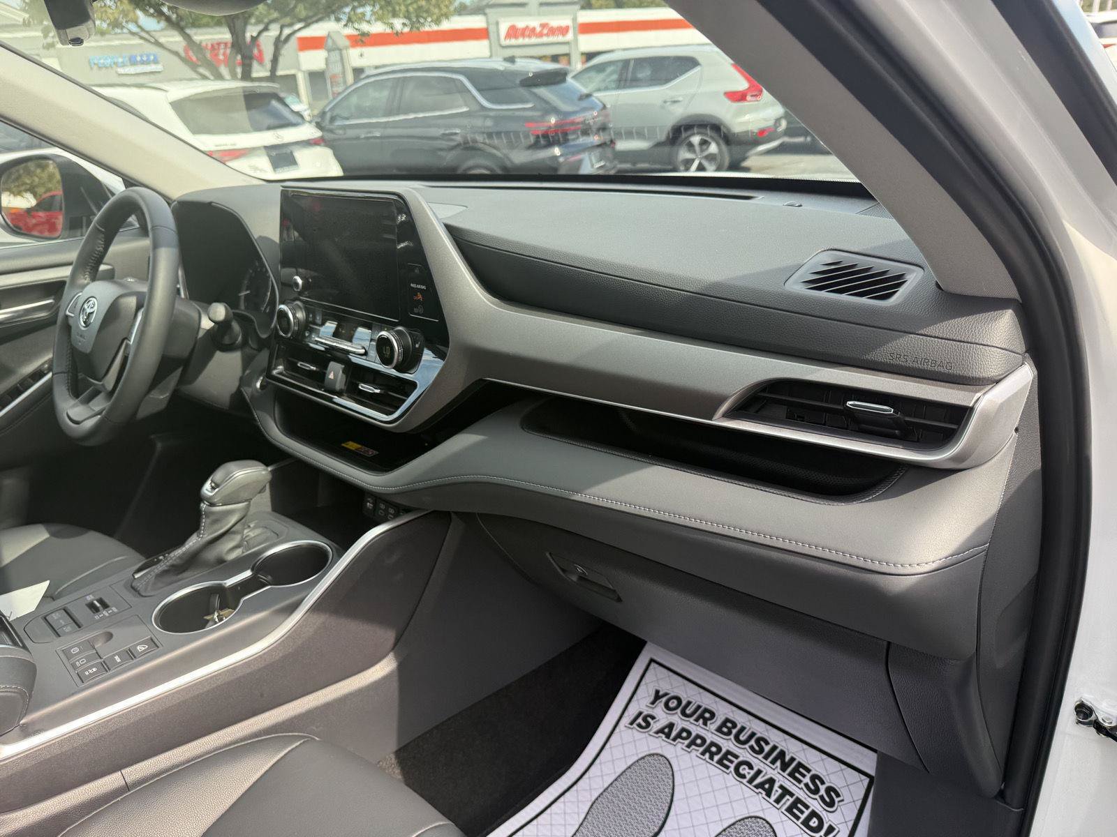 Used 2026 Toyota Highlander XLE AWD/4WD image 17