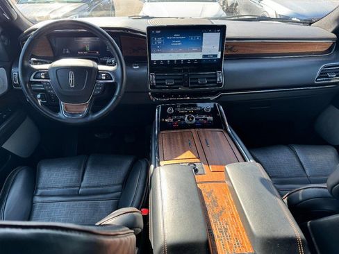 Used 2022 Lincoln Navigator Black Label image 9