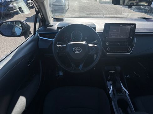 Used 2022 Toyota Corolla LE image 12