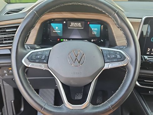 Used 2024 Volkswagen Atlas SE FWD image 10
