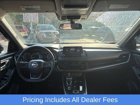 Used 2025 Nissan Rogue SV AWD/4WD image 9