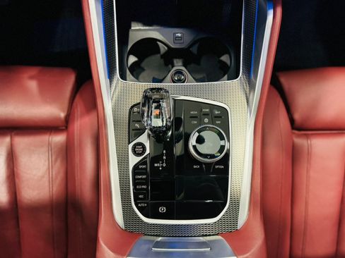 Used 2022 BMW X6 xDrive40i w/ M Sport Package image 31