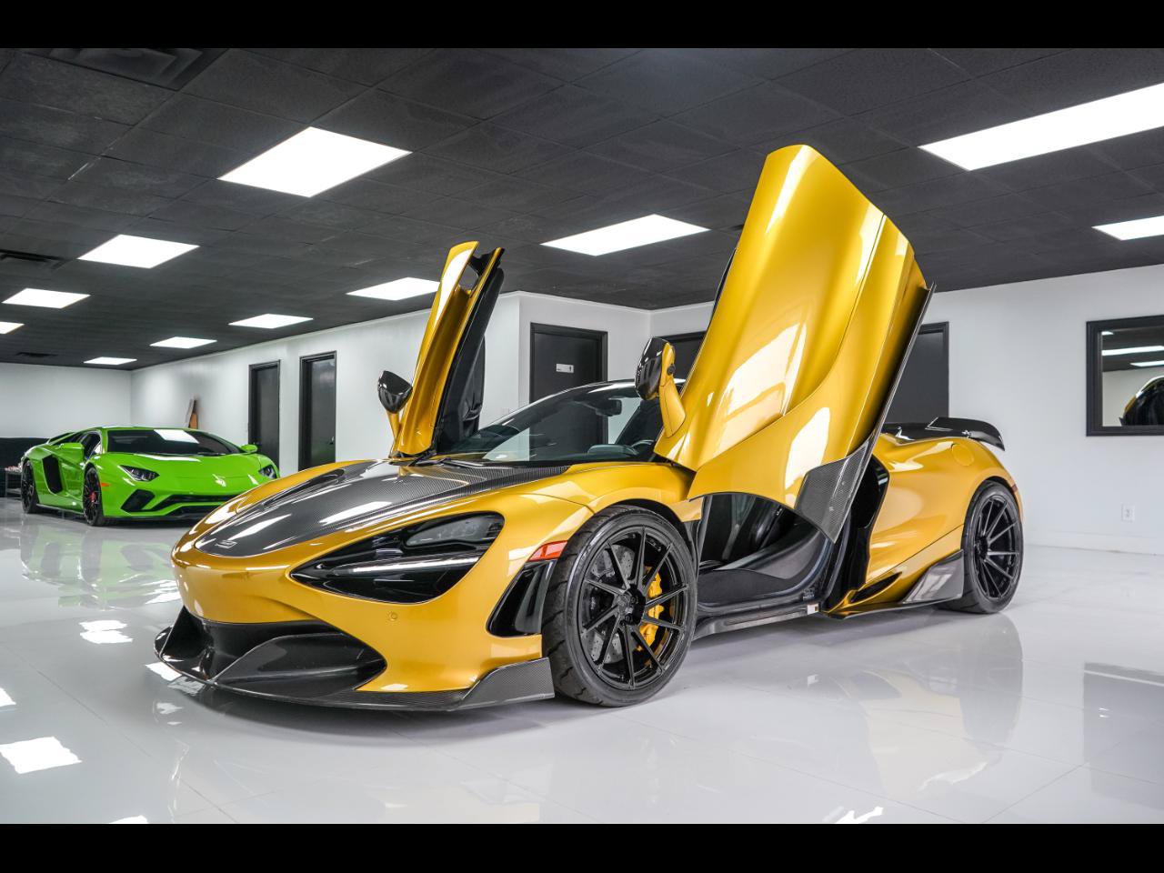 Used 2020 McLaren 720S Performance RWD image 1