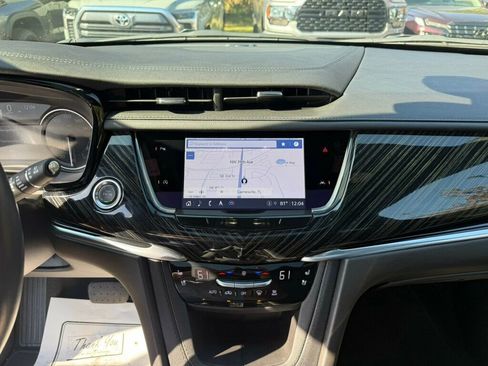 Used 2025 Cadillac XT6 Premium Luxury image 6