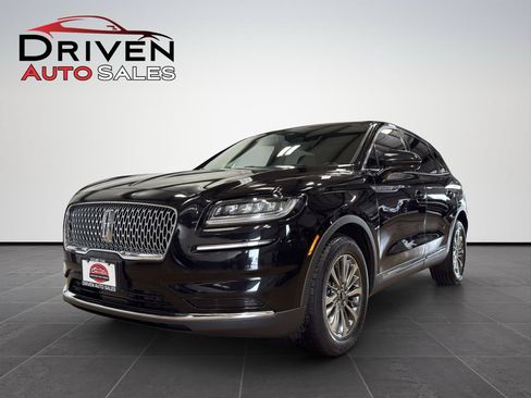 Used 2022 Lincoln Nautilus Reserve AWD/4WD image 3