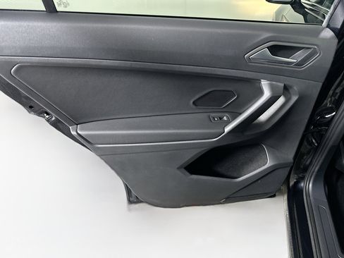 Used 2021 Volkswagen Tiguan SEL FWD image 27