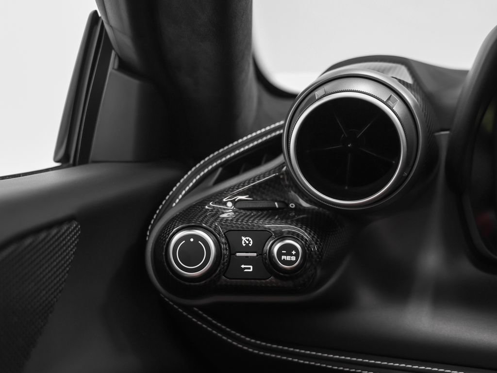 Certified 2022 Ferrari F8 Tributo RWD image 46