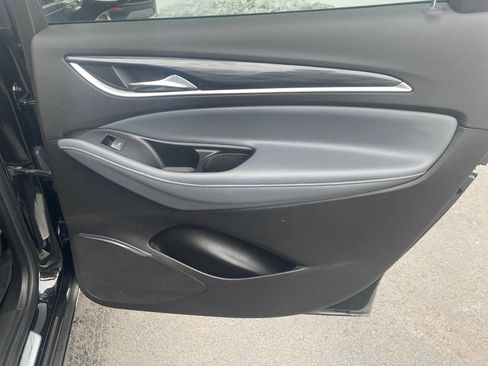 Used 2019 Buick Enclave Essence w/ LPO, Sport Appearance Package image 25