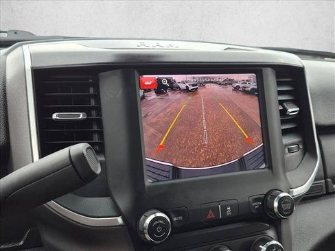 Used 2024 RAM 2500 Big Horn AWD/4WD image 13