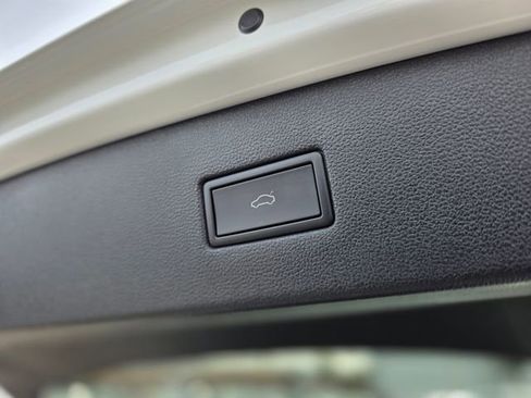 Used 2024 Volkswagen Tiguan Wolfsburg Edition image 12