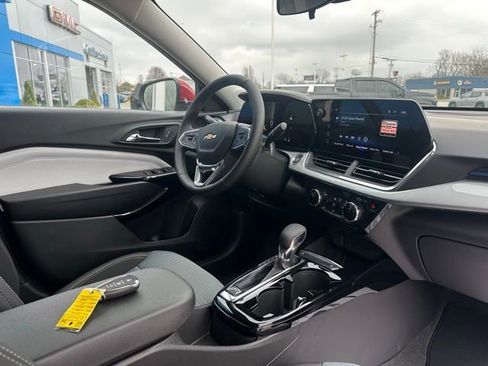 New 2026 Chevrolet Trax LT w/ Driver Confidence Package FWD image 9