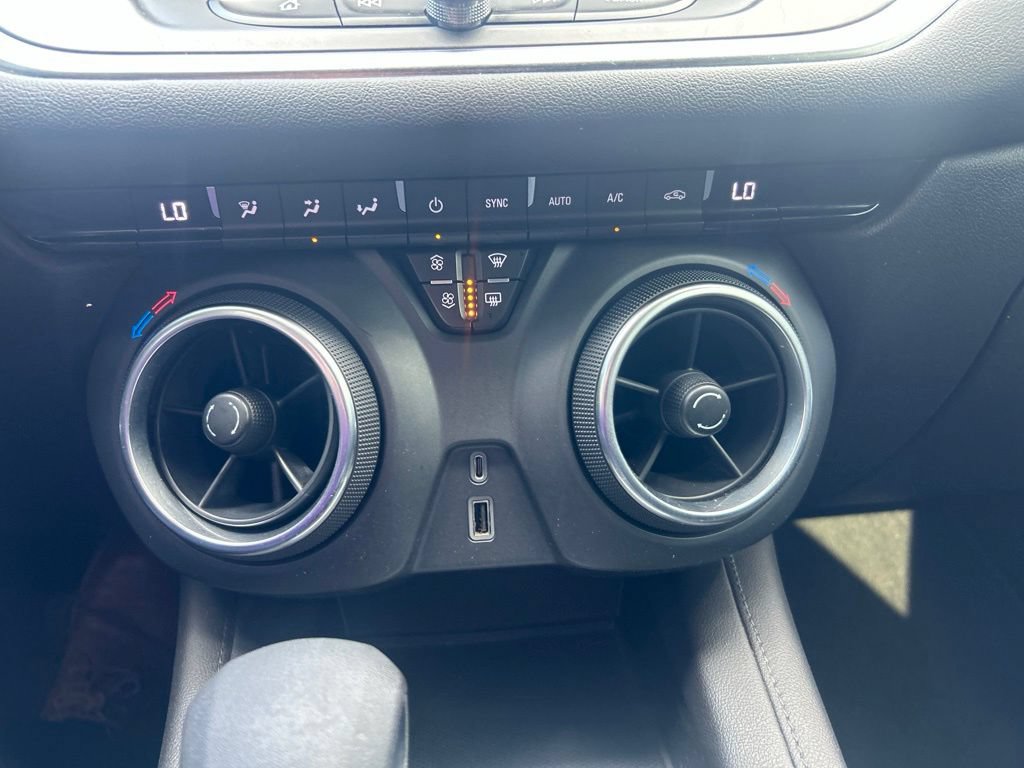 Used 2021 Chevrolet Blazer LT FWD image 22