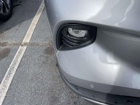 Used 2022 Toyota Highlander Platinum image 3