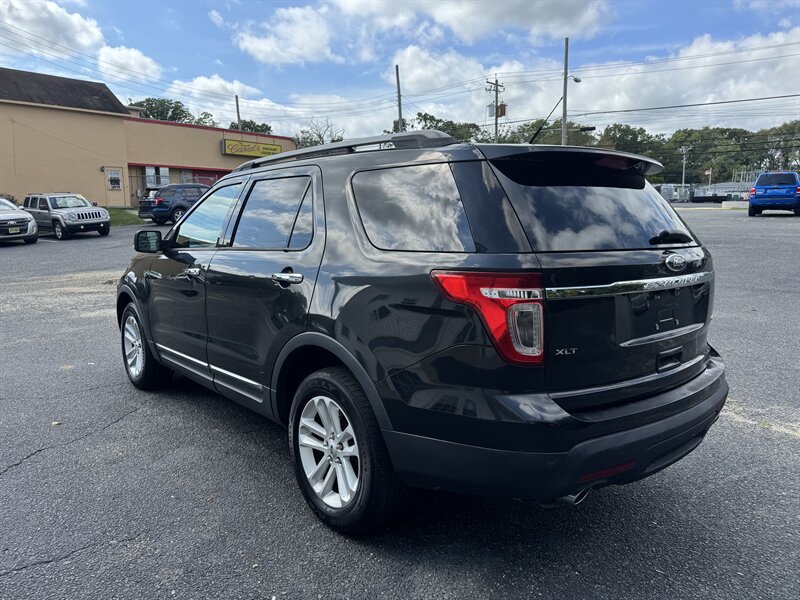 Used 2014 Ford Explorer XLT w/ Equipment Group 202A AWD/4WD image 6