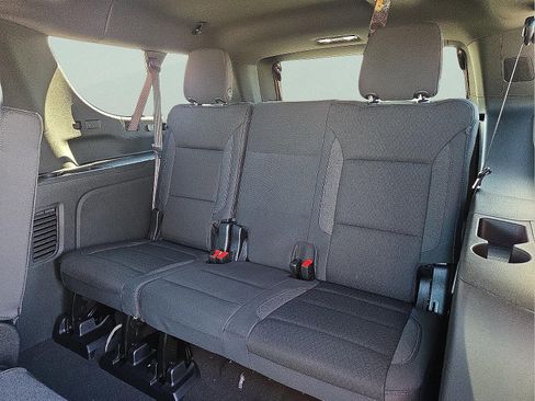 New 2026 Chevrolet Suburban LS image 10