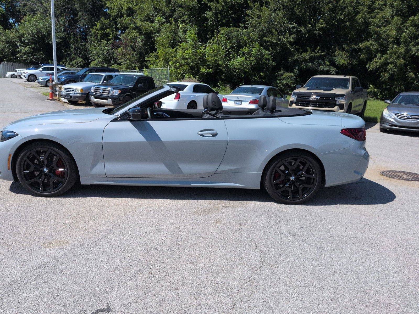 Used 2025 BMW 430i Convertible w/ M Sport Package RWD image 3
