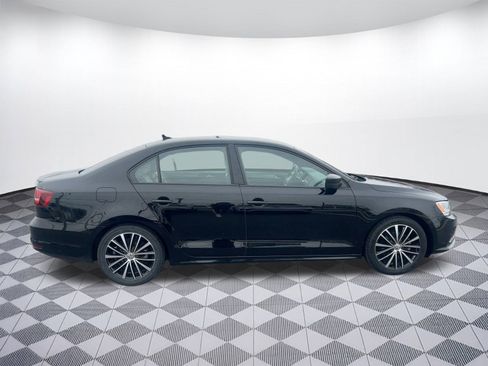 Used 2016 Volkswagen Jetta Sport image 8