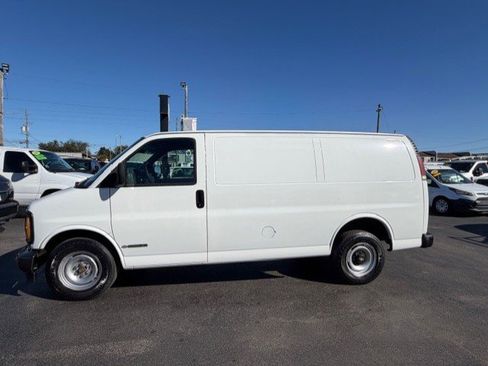 Used 2000 Chevrolet Express 2500 Express image 8