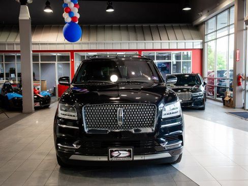 Used 2019 Lincoln Navigator L Reserve w/ Cargo Package AWD/4WD image 2
